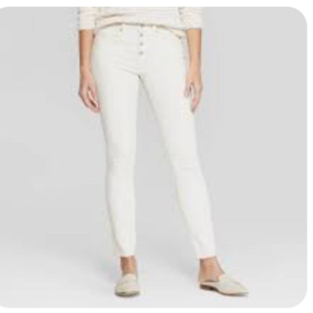 UNIVERSAL THREADS Super Chic White Button Fly Skinny Jeans Size 18